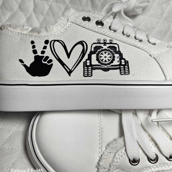 Canvas Shoes Women's size 7   peace love JEEP - Picture 6 of 6
